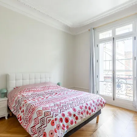 Prestigious 4br - Sleeps 9 - Trocadero Apartment Paris