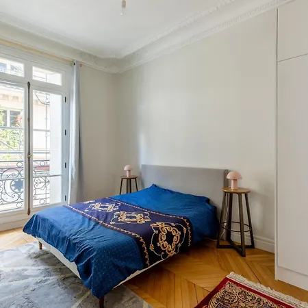 Prestigious 4br - Sleeps 9 - Trocadero Apartment